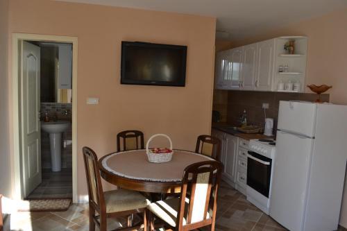 Радановичи: Apartments and Rooms Kordić