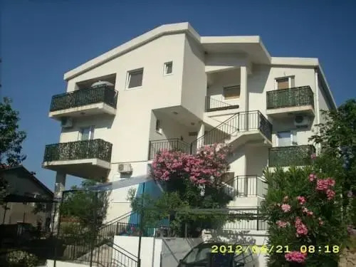 Бар: Studios Nikocevic