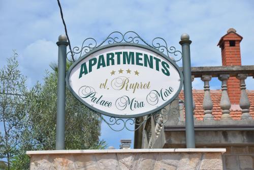 Крашичи: Apartments Palace Mira Mare