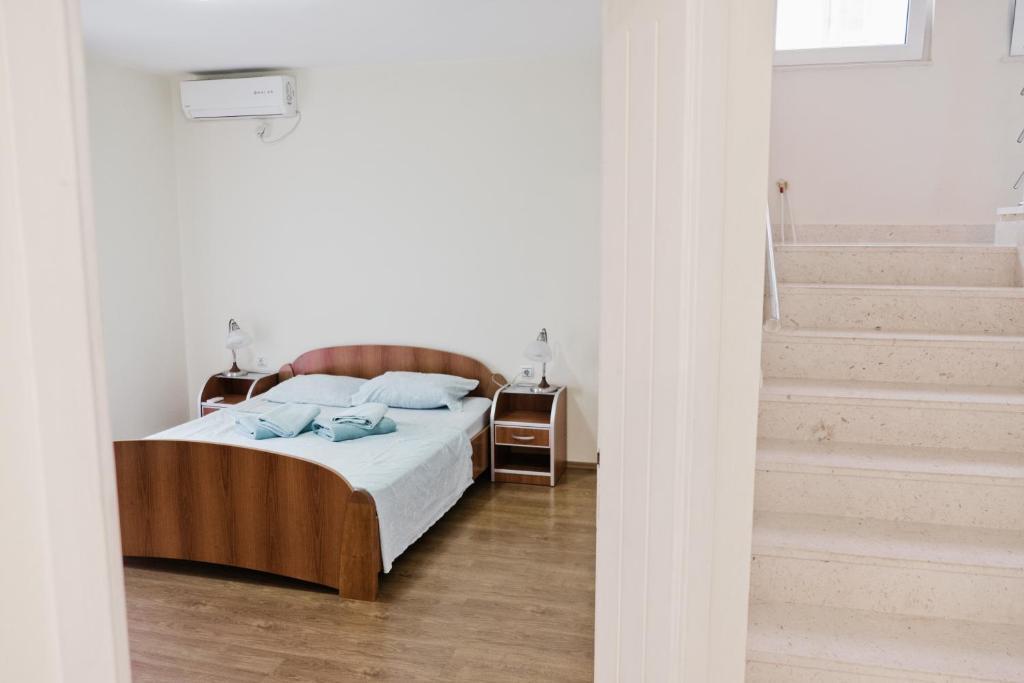 Бусат: Apartments Klara