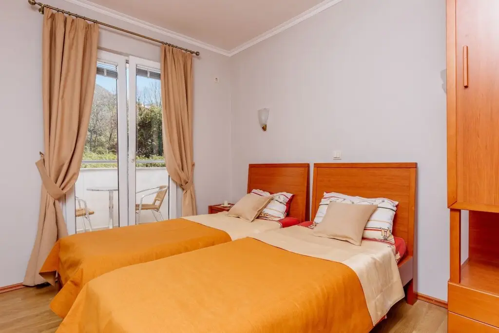 Тиват: Perper Aparthotel