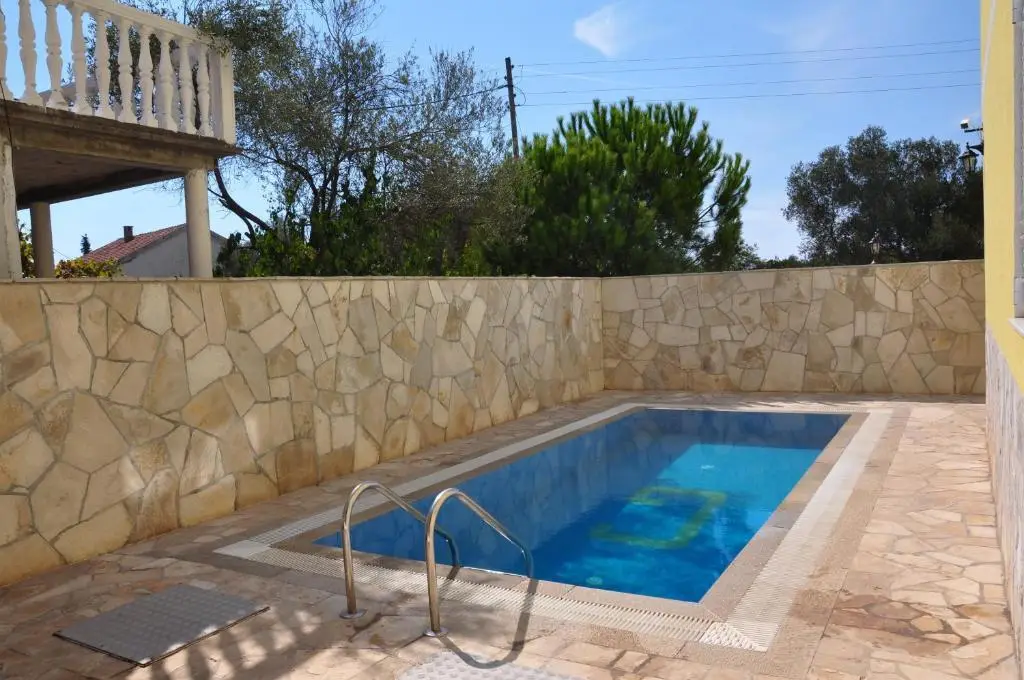 Деновичи: Apartments Villa-G Lustica