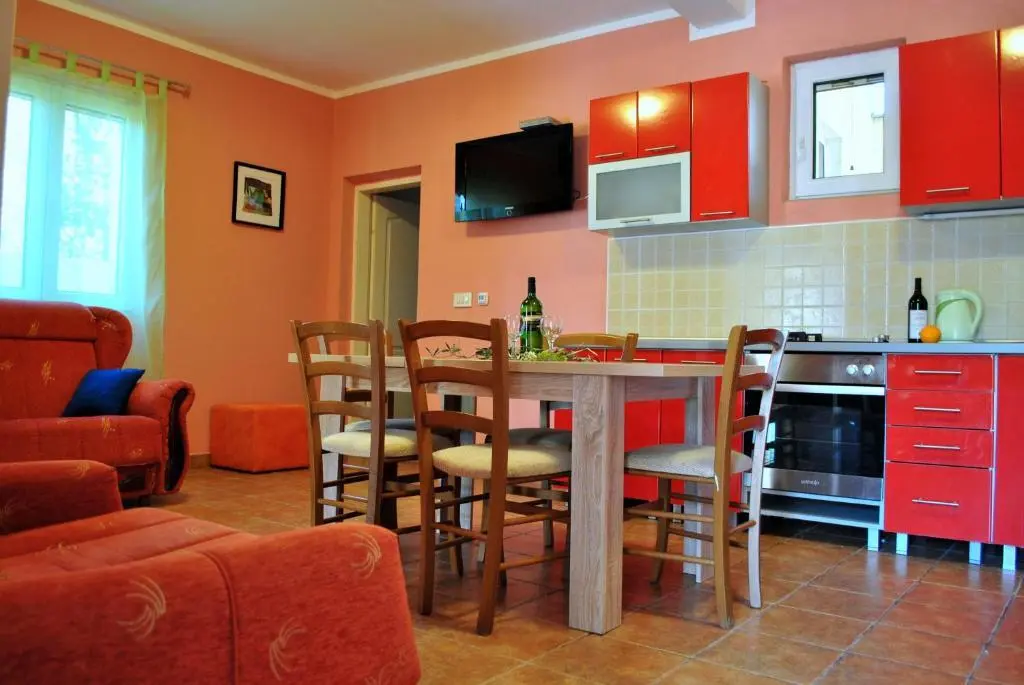 Деновичи: Apartments Villa-G Lustica