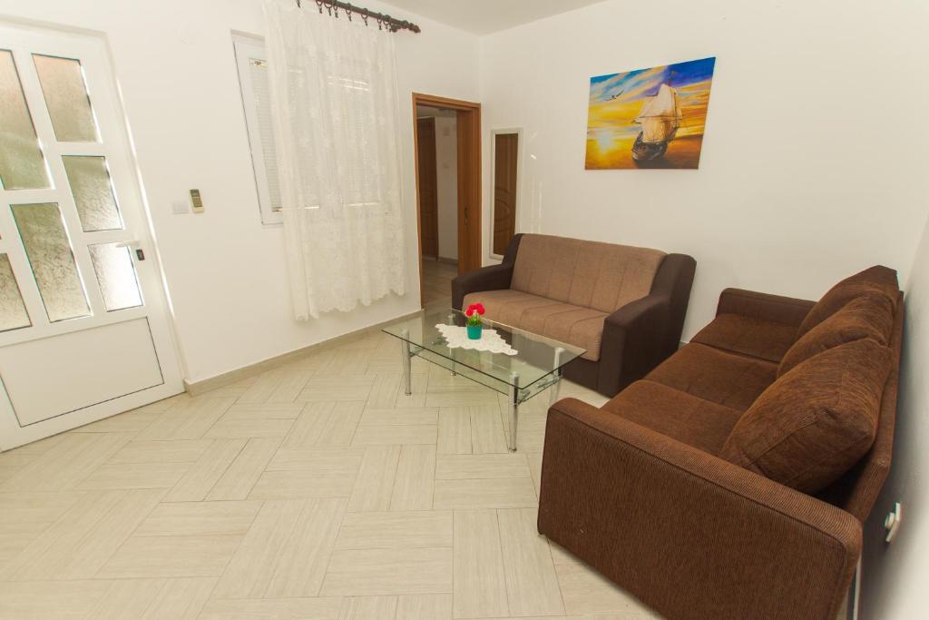 Петровац: Apartments Petković