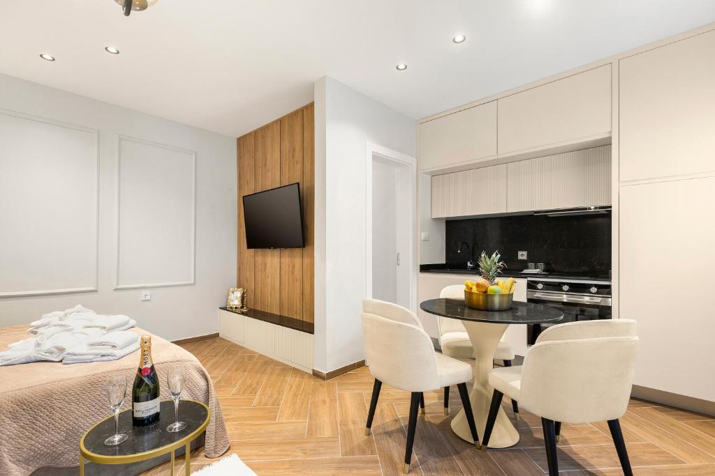 Доброта: Dekaderon Lux Apartments