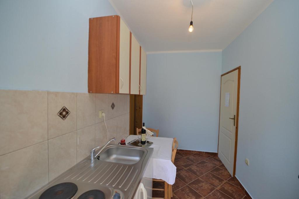 Доброта: B & M Apartments
