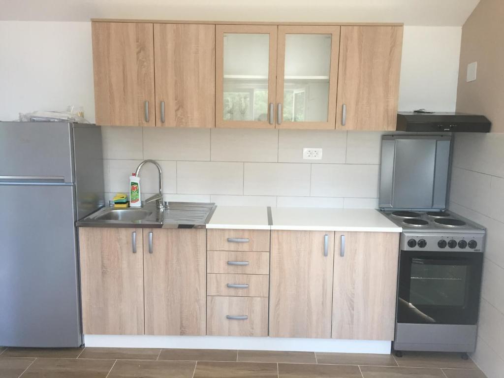 Доброта: B & M Apartments