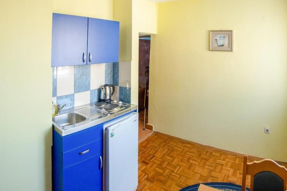 Свети-Стефан: Apartments Lazar