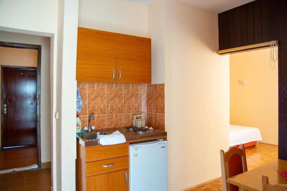 Свети-Стефан: Apartments Lazar
