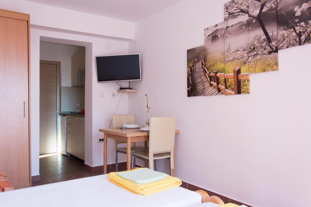 Петровац: Apartments Đurović