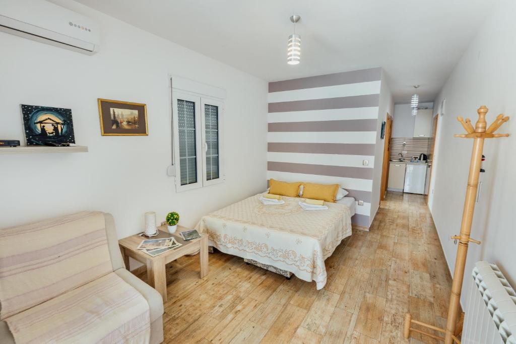 Доброта: Apartments Ćosović