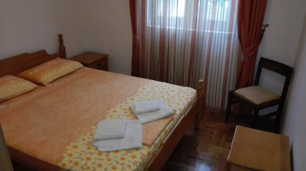 Петровац: Apartments Val