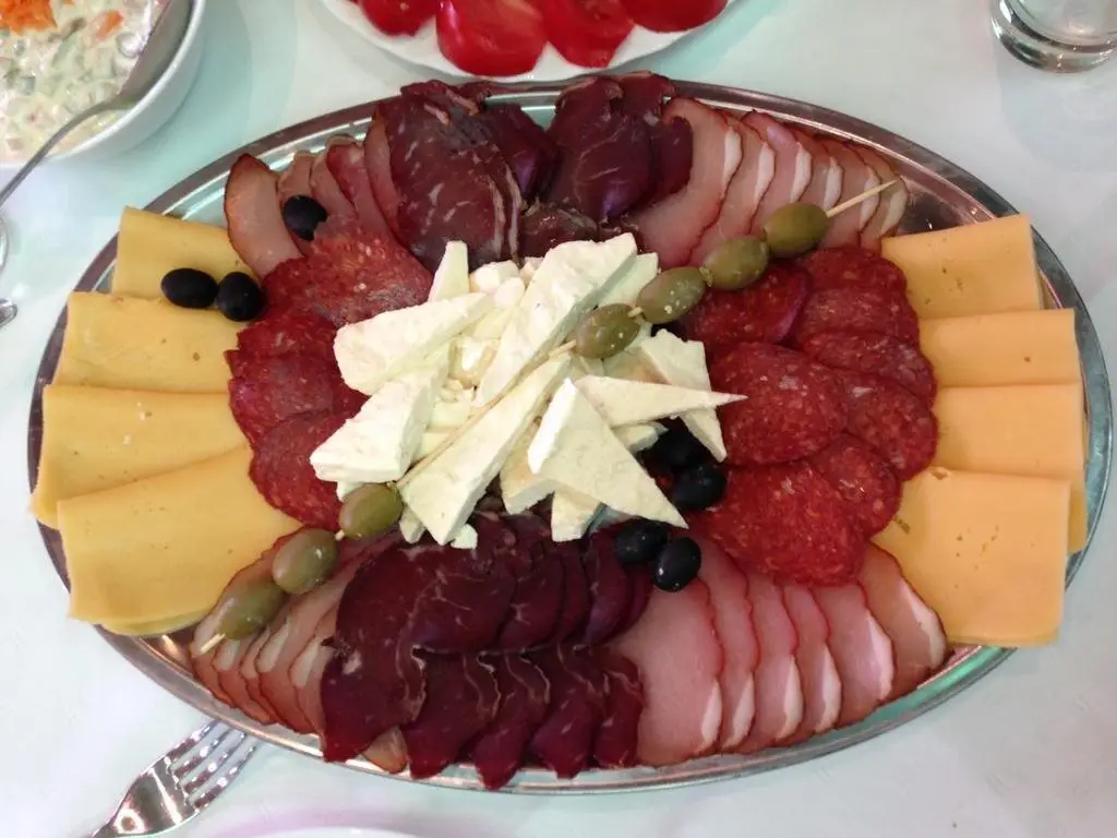 Плевля: Hotel Oazza