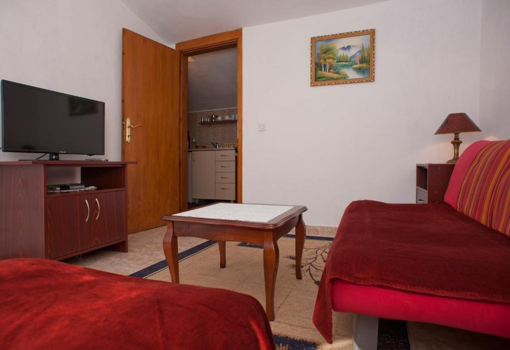 Свети-Стефан: Apartments Marina