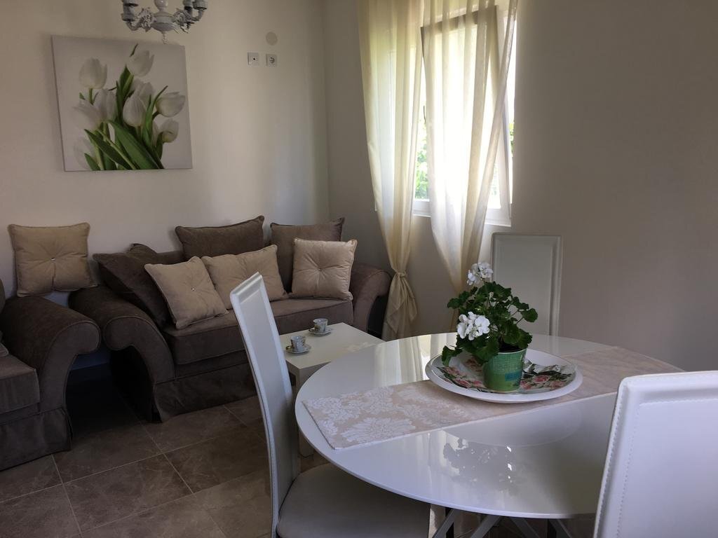 Мельине: Novip Apartments