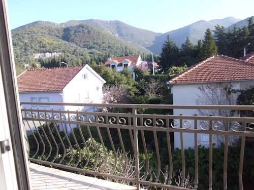 Тиват: NB Guesthouse