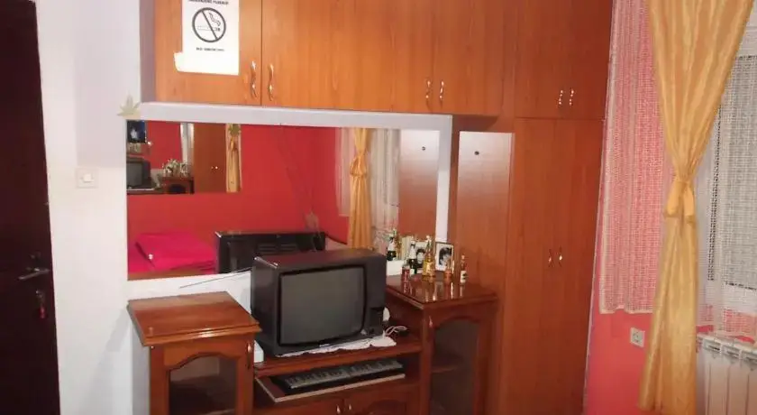 Жабляк: Guest House Kavedžić