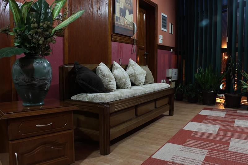Беране: Hotel S