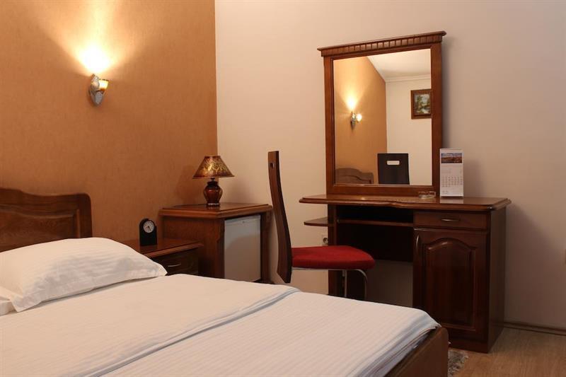Беране: Hotel S
