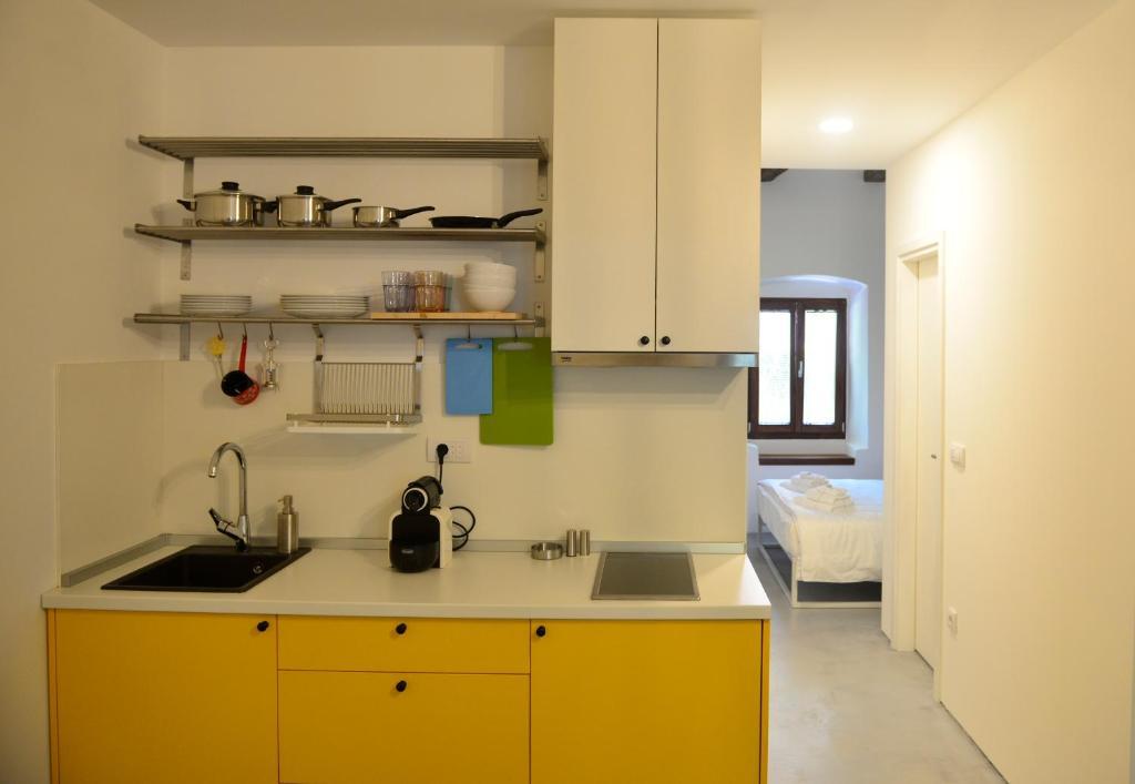 Доброта: House 561