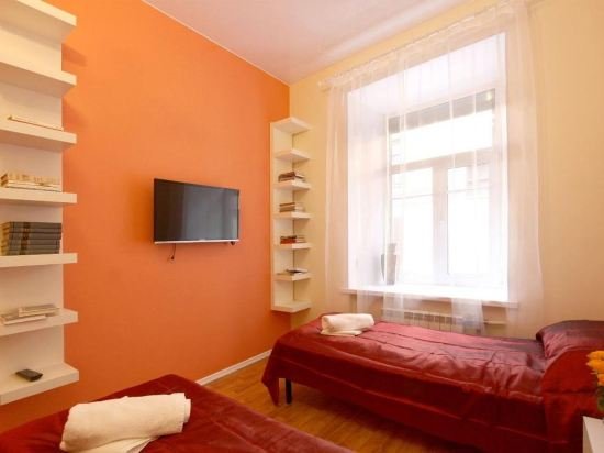 Санкт-Петербург: VPiterVdrug Studios and Apartment