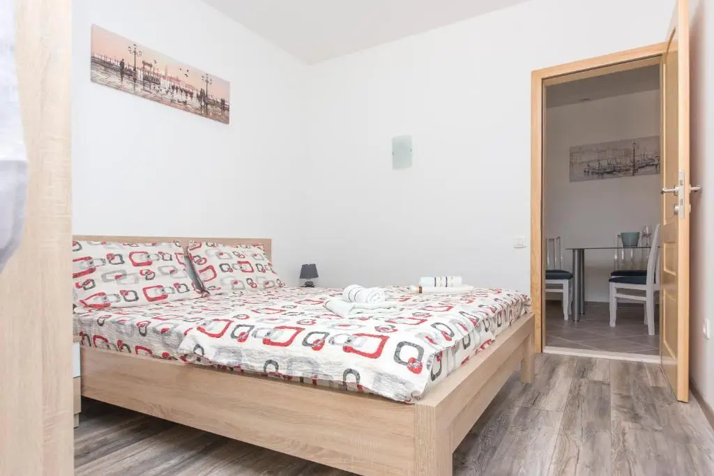 Стрп: Apartments Kula