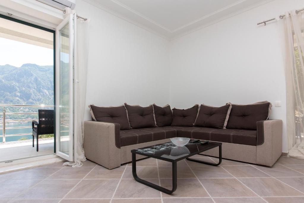 Стрп: Apartments Kula