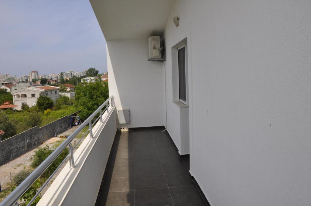 Бар: Guest House Lalic
