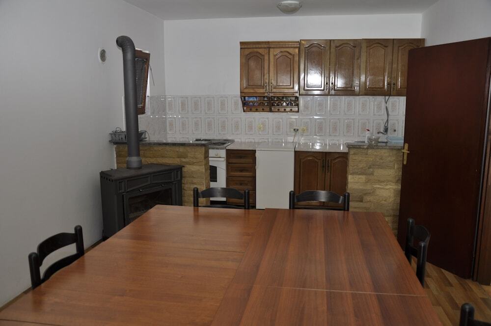 Бар: Guest House Lalic