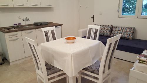 Чань: Guest House Levant