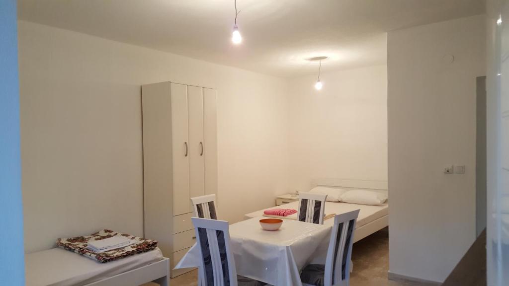 Чань: Guest House Levant