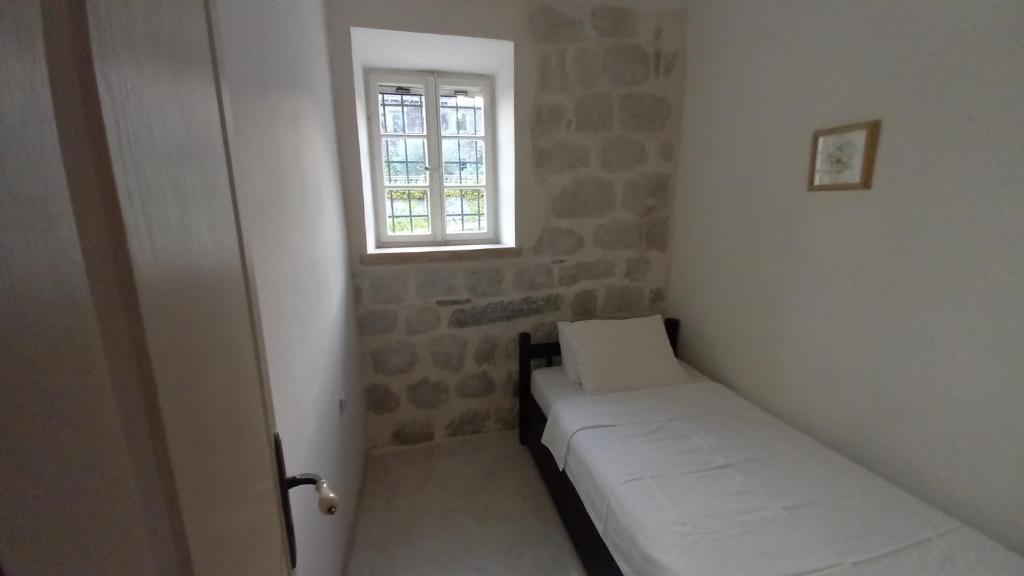 Пераст: Stone House Petra