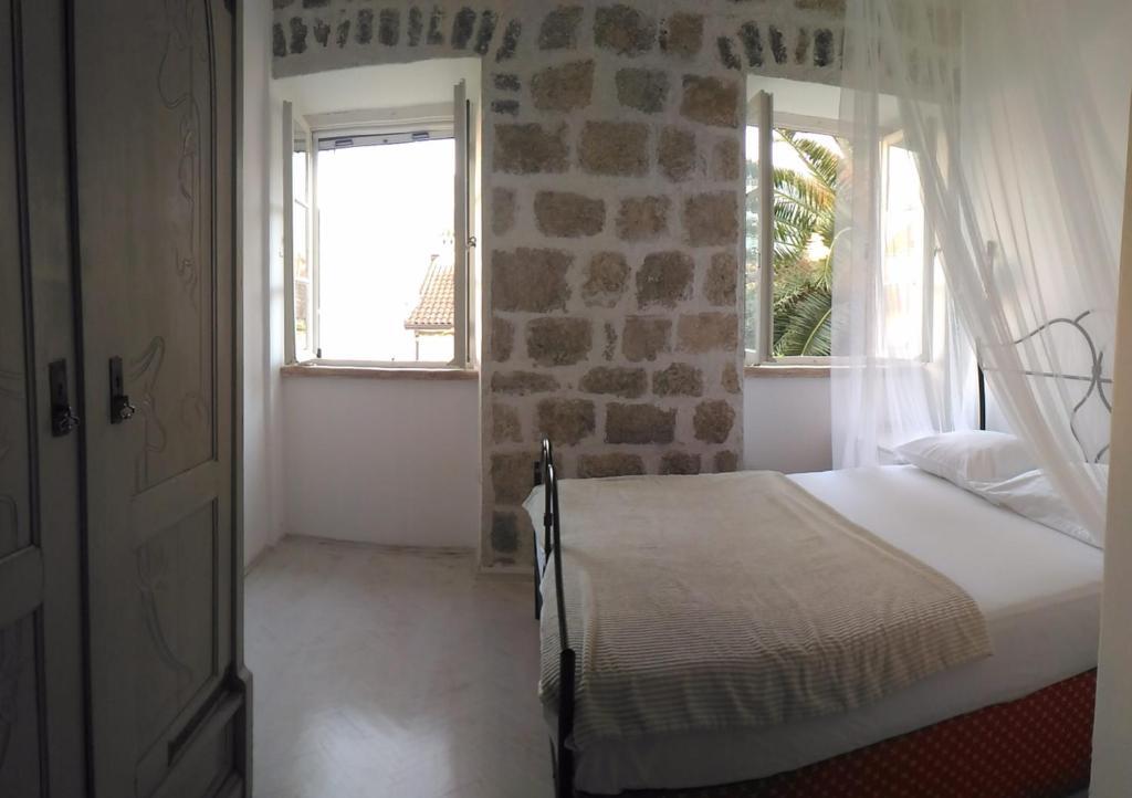 Пераст: Stone House Petra