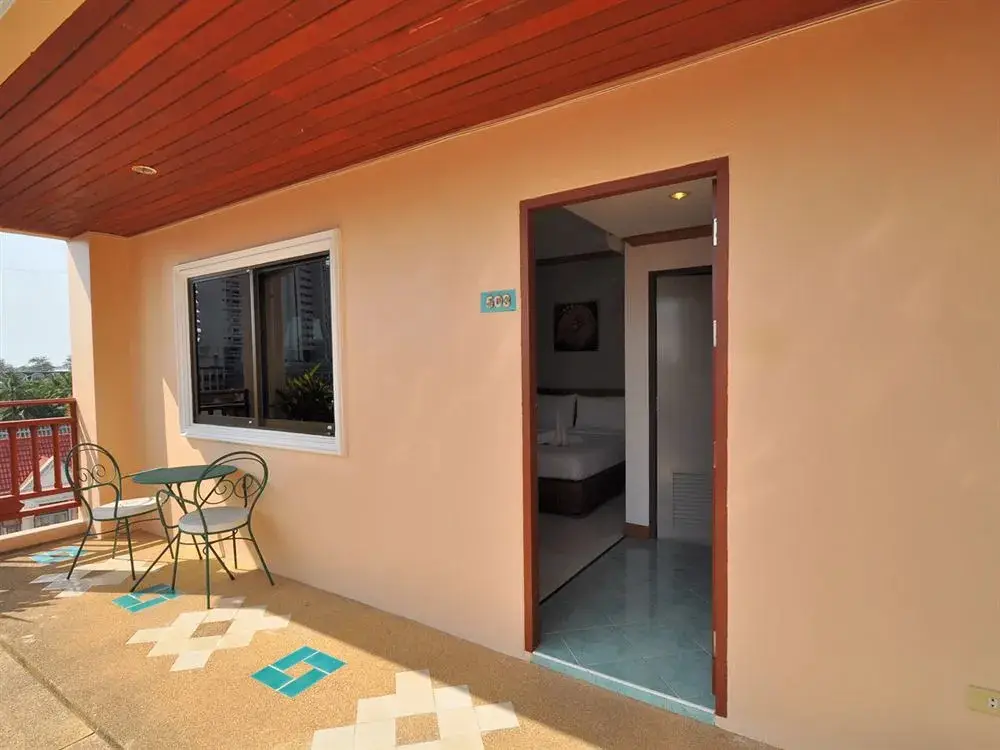 Кату: Baan Phil Guest House