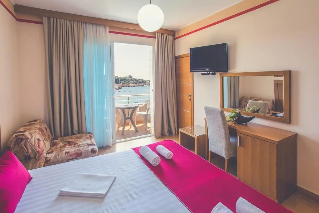 Добро Вода: Apartments Deus