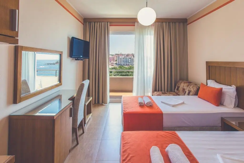 Добро Вода: Apartments Deus