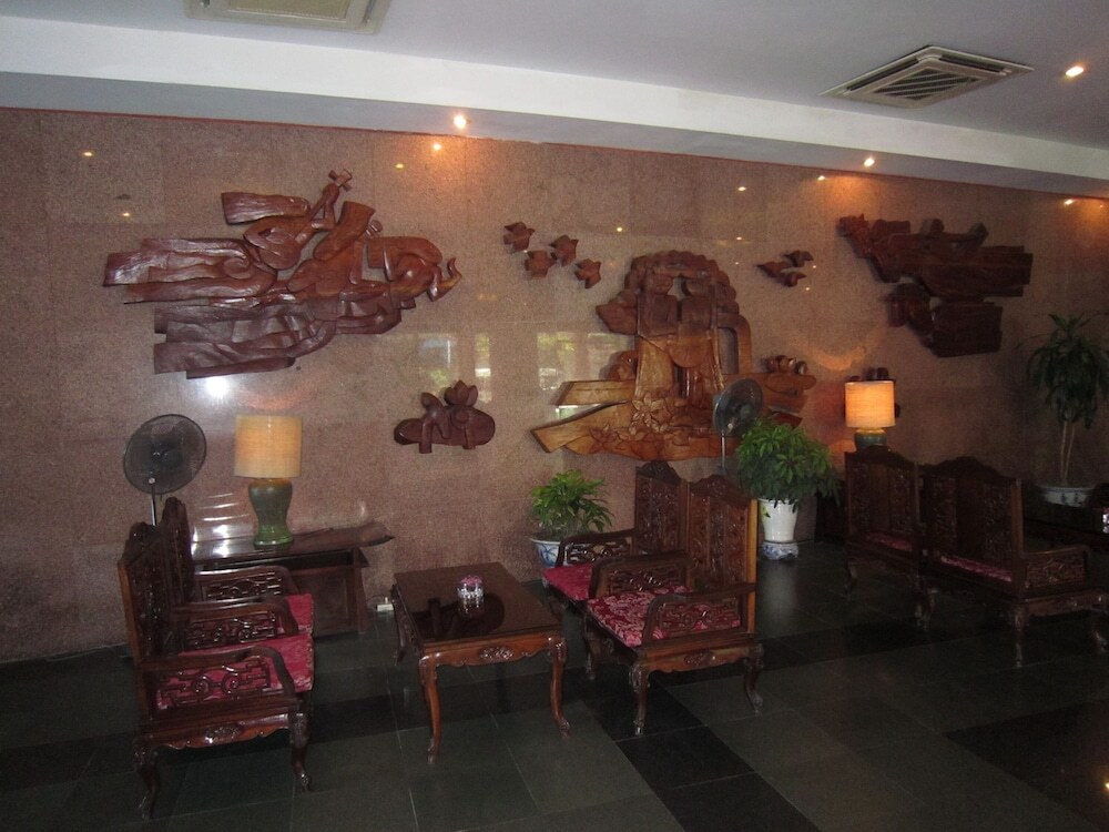 Халонг: Ha Long Bay Hotel