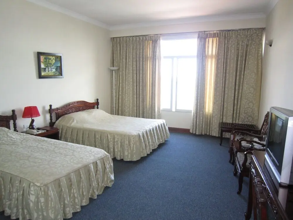 Халонг: Ha Long Bay Hotel