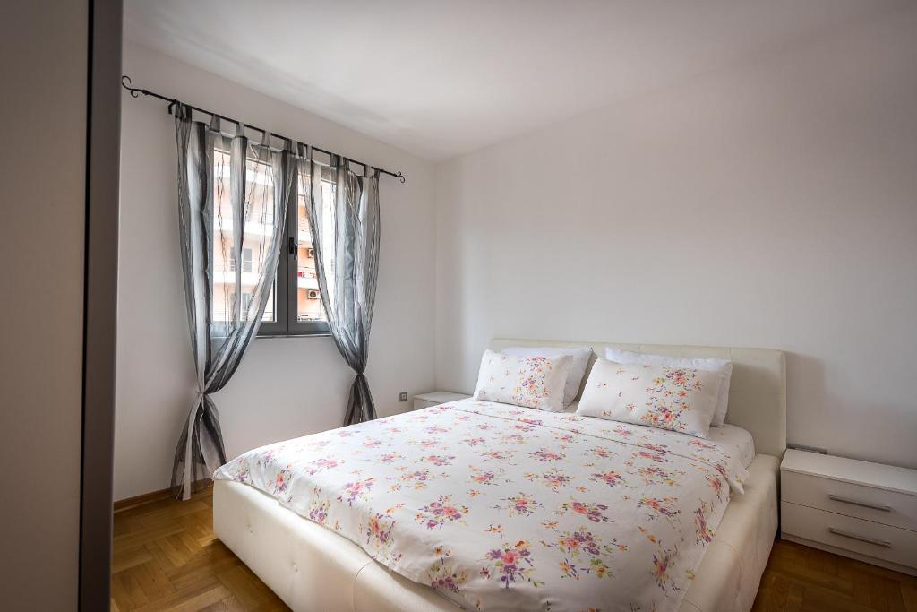 Будва: Apartments Montreal