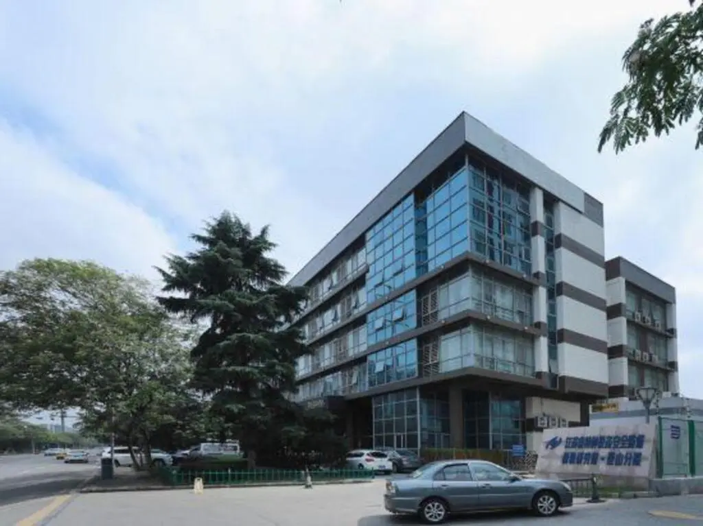 Шанхай: Home Inn Plus (Kunshan West Qianjin Raod Hongqiao)