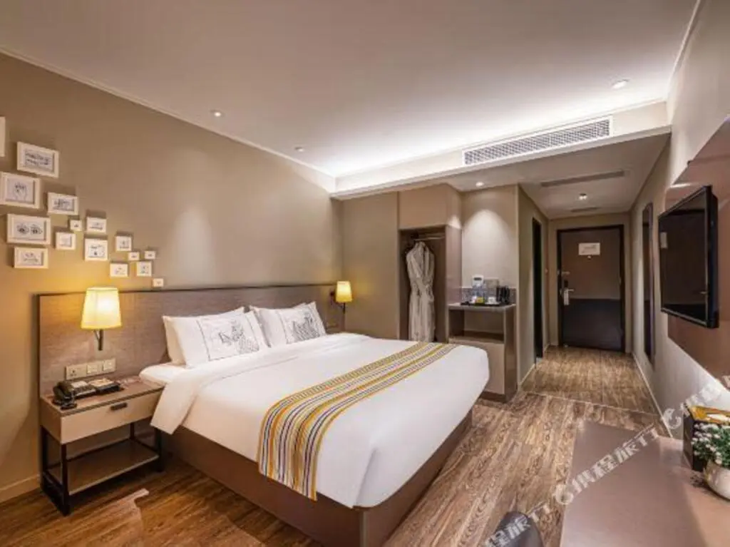 Шанхай: Home Inn Plus (Kunshan West Qianjin Raod Hongqiao)