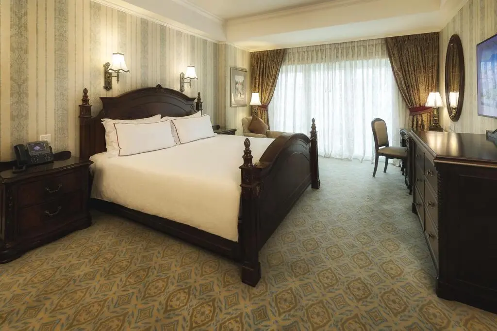 Гонконг: Hong Kong Disneyland Hotel