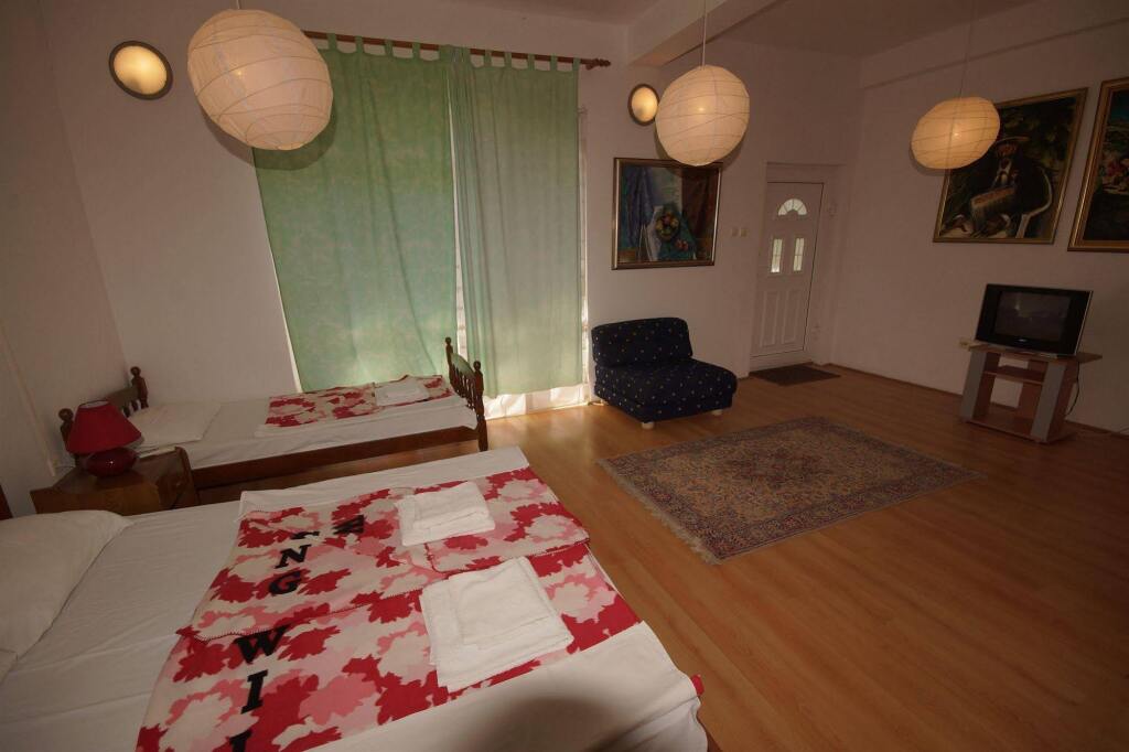 Мельине: LaRos Apartments
