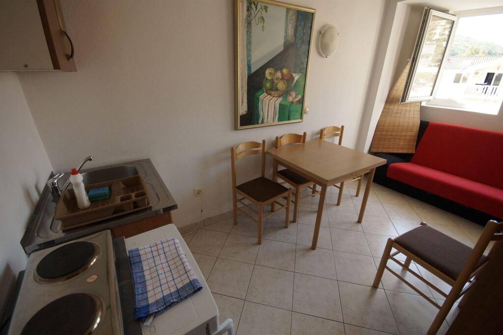 Мельине: LaRos Apartments