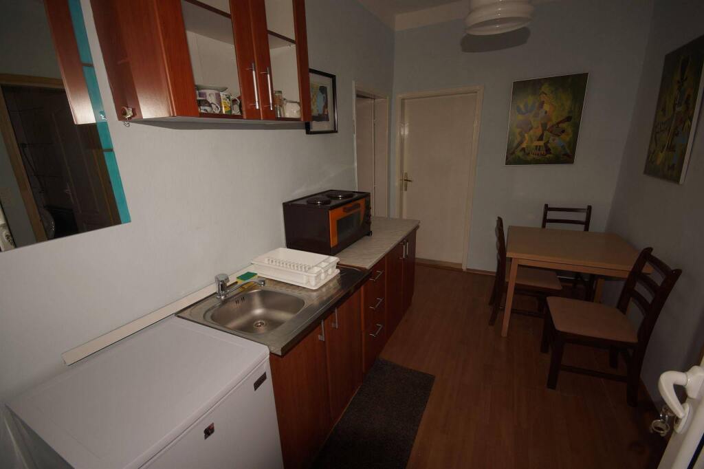 Мельине: LaRos Apartments