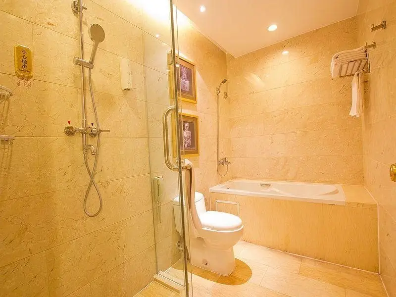 Цзинань: Inzone Garland Hotel Zhangqiu Jinan