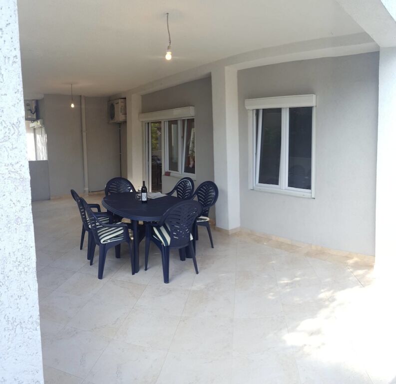 Тиват: Family Tivat Apartments