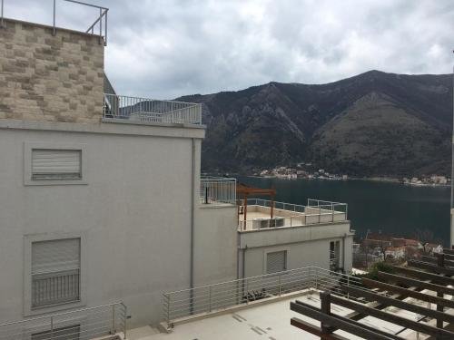 Доброта: Buena Vista Apartments