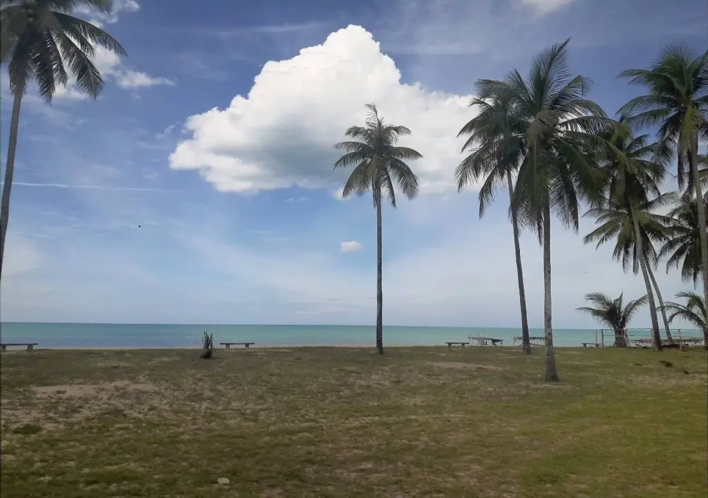 Наратхиват: Banton Beach