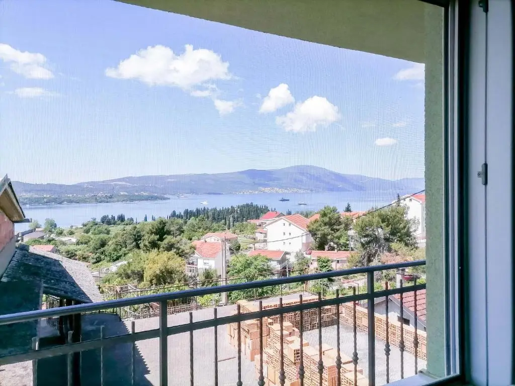 Тиват: Apartments Siesta